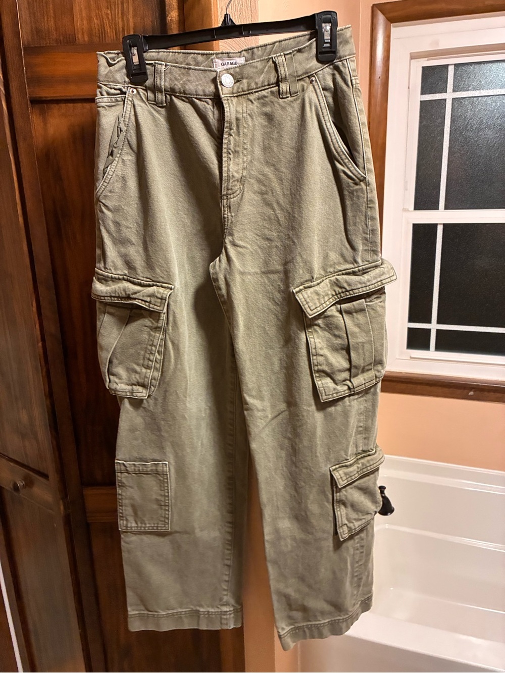 Women’s Garage Olive Green Cargo Pants Size 01